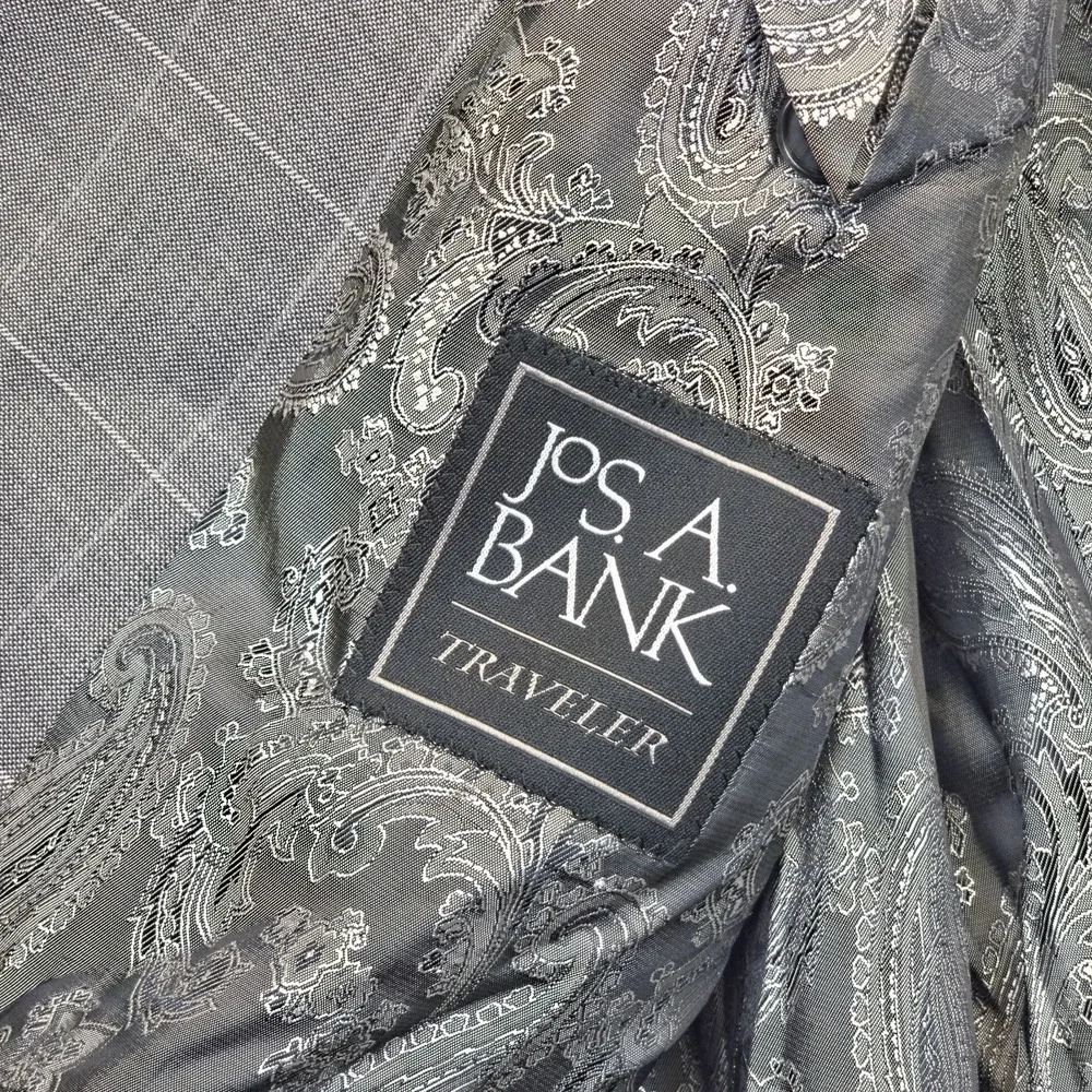 JOS A BANK Traveler Gray Windowpane Blazer Sport Coat Jacket Stretch Custom Flaw
